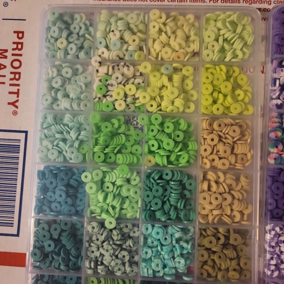 3ct Mulyicolored Clay Bead Organizer Set - Picture 2 of 4